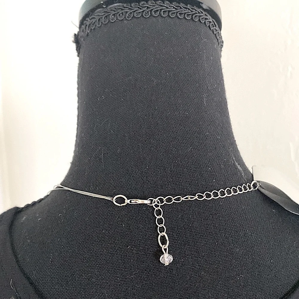 Silver “Invisible” Necklace With White And Hot Pink Beads - Picture 13 of 16